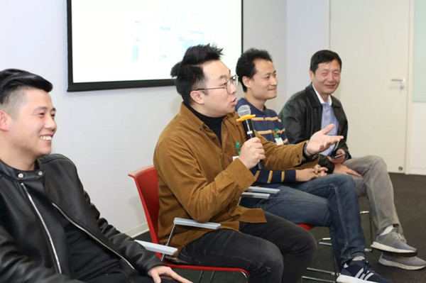 解答嘉宾：冯杰